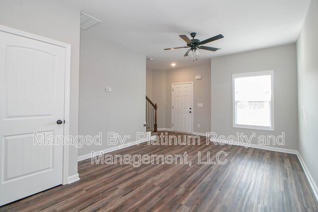 Building Photo - 1115 Hillwood Dr