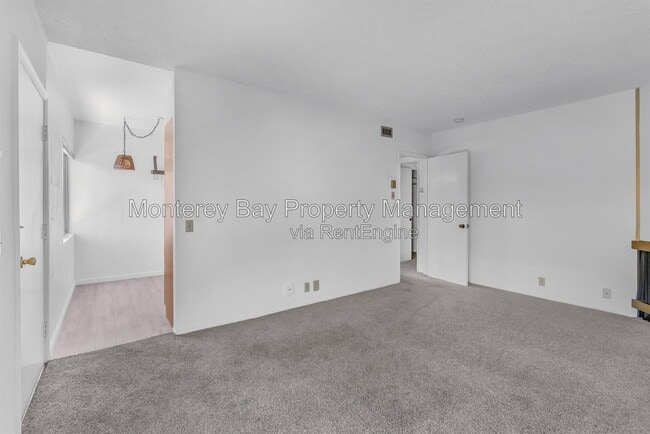 Building Photo - 500 Glenwood Cir