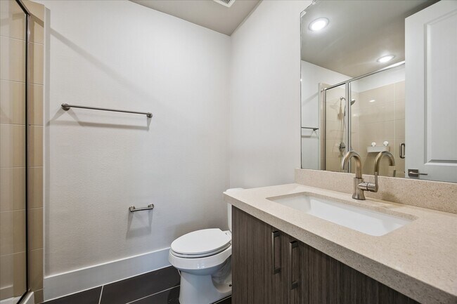 Foto del edificio - 2401 Crawford St