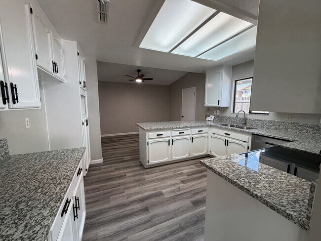Foto del edificio - 1120 Landreth Ct