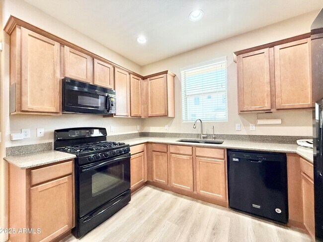 Foto del edificio - 17850 N 68th St