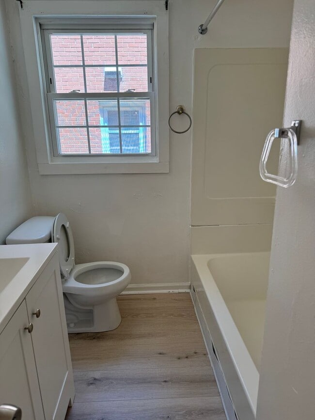 Building Photo - 3641 INGLESIDE