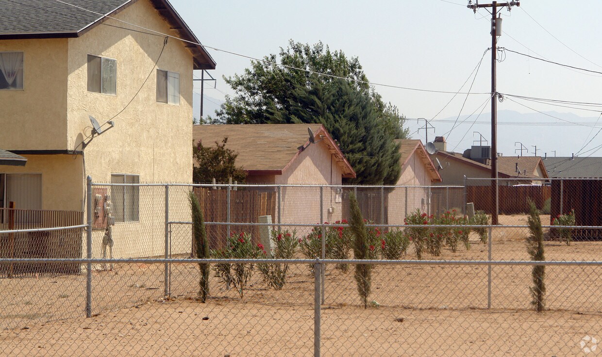 Foto del edificio - 21625 Bear Valley Outer Hwy