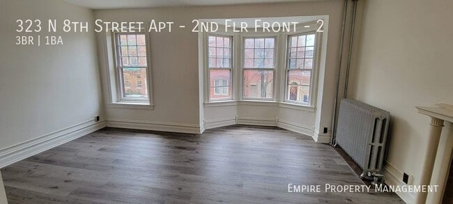 Building Photo - 2nd Floor: 3 Bedroom / 1 Bathroom Apartmen...