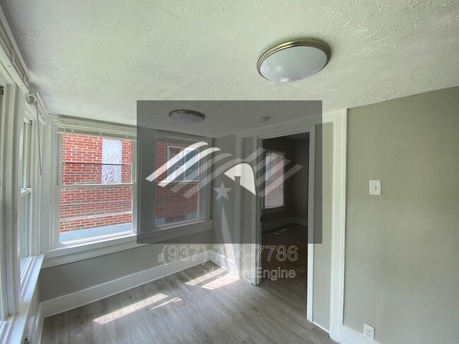 Foto del edificio - 1004 W Fairview Ave