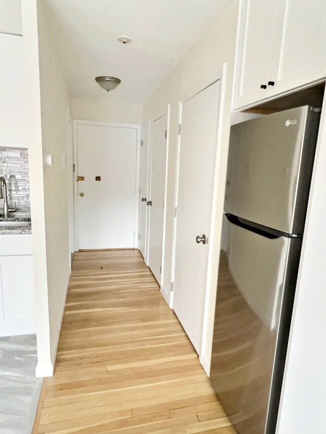 Building Photo - 1039 Commonwealth Ave