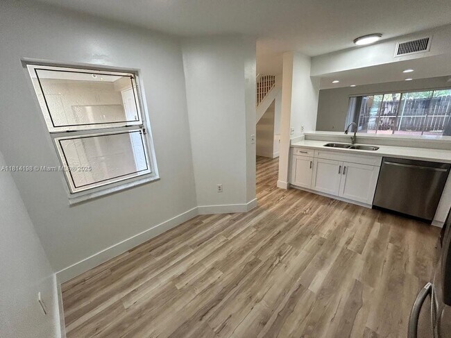 Foto del edificio - 1325 NW 124th Ave