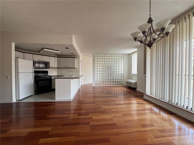 Foto del edificio - 50 E Hartsdale Ave