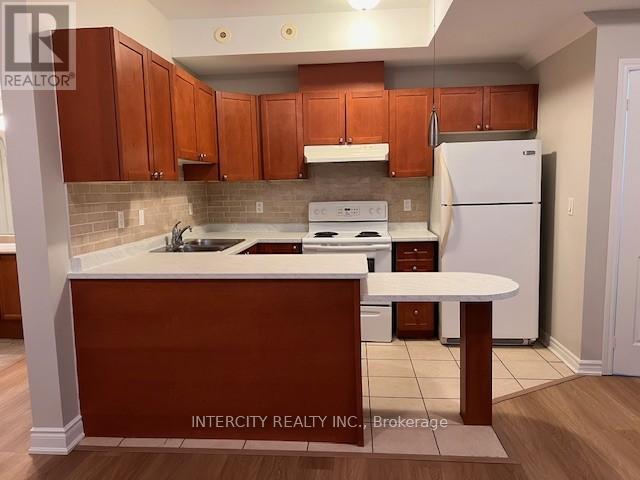 Photo du bâtiment - 1947 Lawrence Ave W