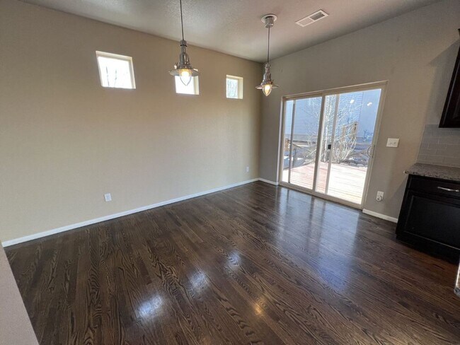 Foto del edificio - Stunning 3 Bed 3bath home in Banning Lewis...