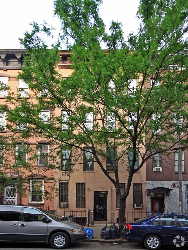 Foto del edificio - 308 E 105th St