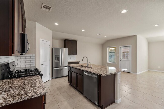 Building Photo - 29627 Juntti Park Ct