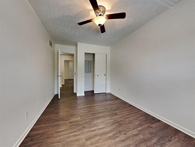 Building Photo - 4637 Bluejay Ct