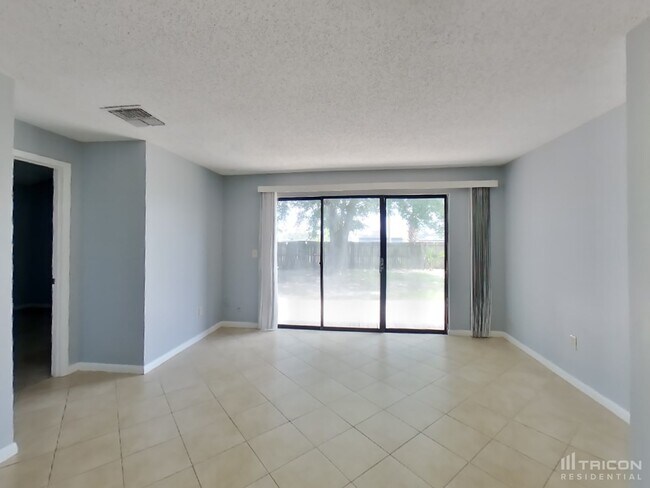 Foto del edificio - 11650 White Horse Rd