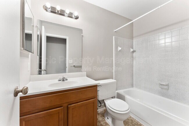 Foto del edificio - 31471 Block St
