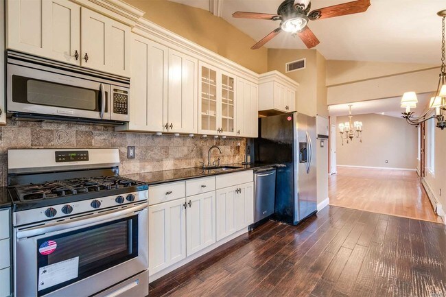 Foto del edificio - 25 Grace Park Dr