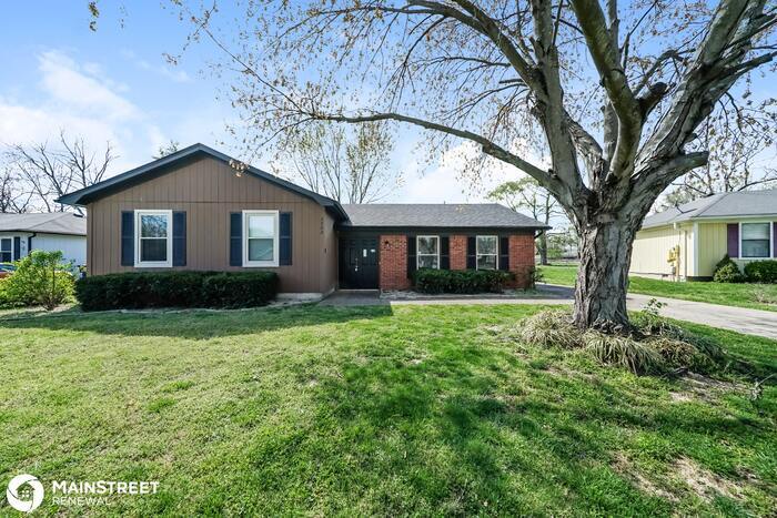 Primary Photo - 3702 Bartlett Ct, Louisville, KY 40218