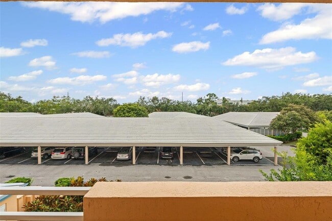 Foto del edificio - 4550 Pinebrook Cir