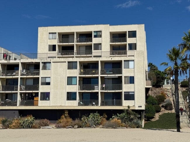 Building Photo - Steps from Alamitos Beach! Modern 1 bed 1 ...