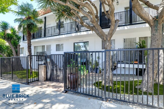 Photo - 1035 N Hayworth Ave -100 Apartment