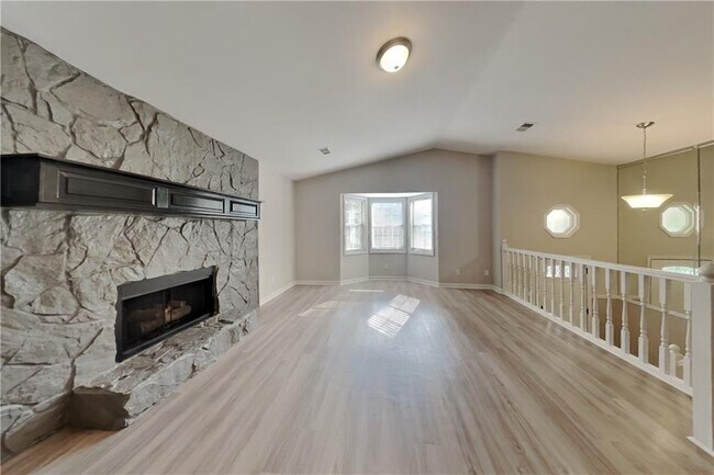 Foto del edificio - 2690 Old Ivy Ct NE