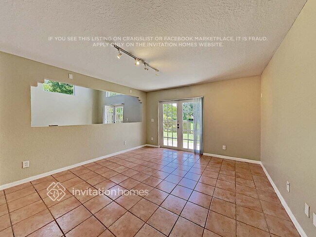 Building Photo - 9820 Fairway Cove Ln