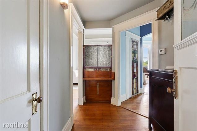 Building Photo - 1 br, 1 bath  - 4900 Saint Charles Ave Apt 4E