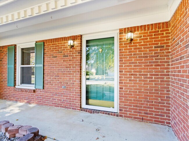 Foto del edificio - Great location in Harvest and only minutes...