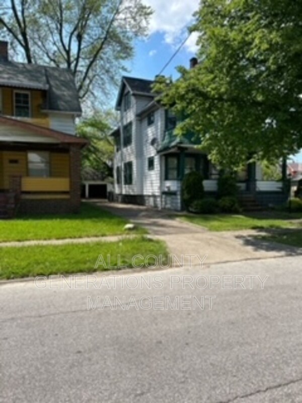 Foto del edificio - 2812 E 117th St