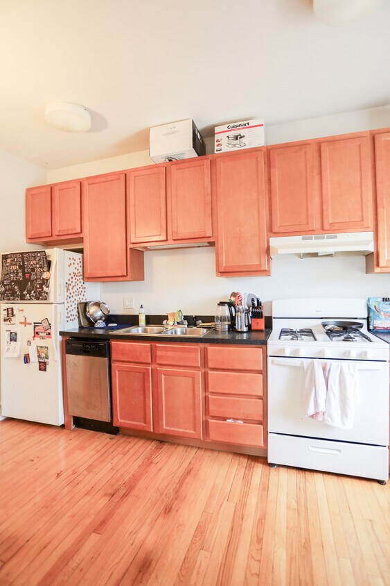 Primary Photo - 3442 N Elaine Pl
