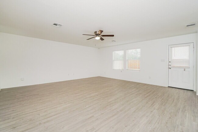 Building Photo - 14727 Brandy Brk