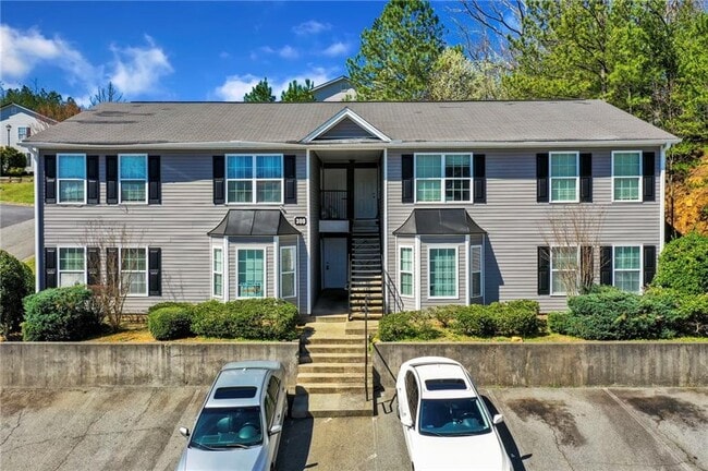 Building Photo - 300 Stonehaven Cir