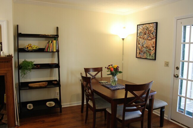 Foto del edificio - 3211 Coachmans Way