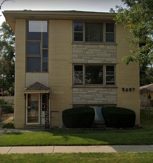 Foto del edificio - 5207 Saint Charles Rd