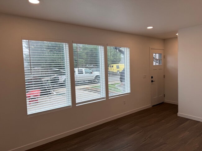 Building Photo - Brand new 3 bedroom 3 full bath townhouse in Thurston! $1,000 OFF YOUR FIRST MONTH'S RENT!