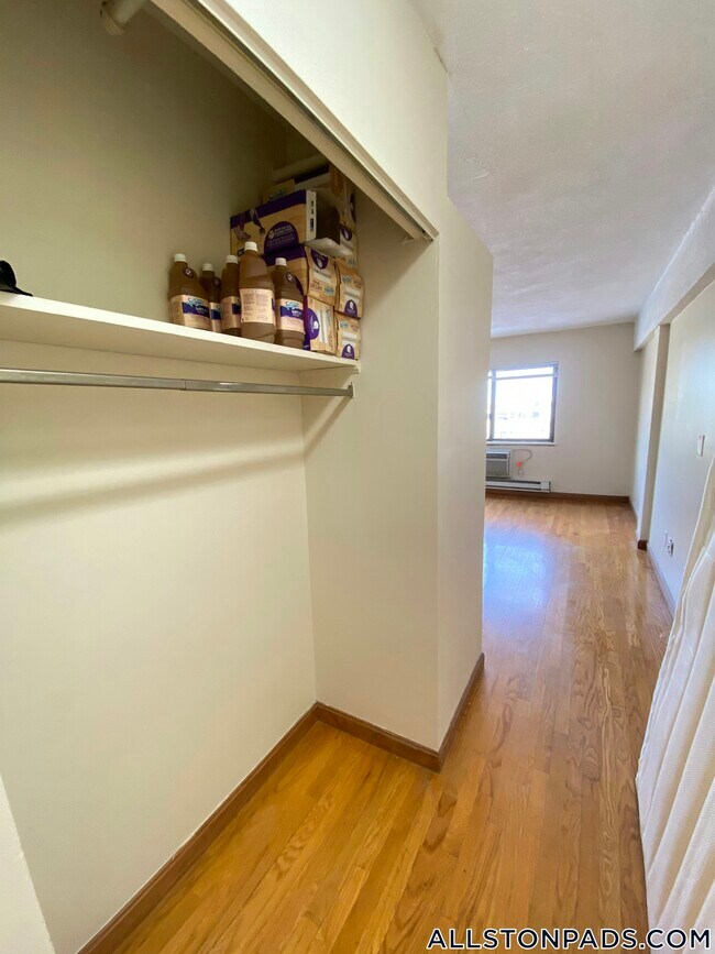 Foto del edificio - 1110 Commonwealth Ave