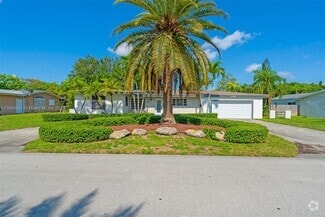 Building Photo - 15400 SW 84th Ave