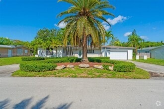Building Photo - 15400 SW 84th Ave