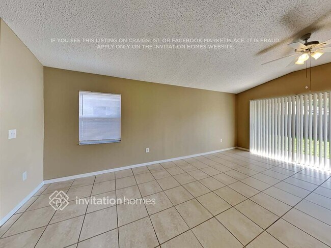 Foto del edificio - 563 Lindsay Anne Ct