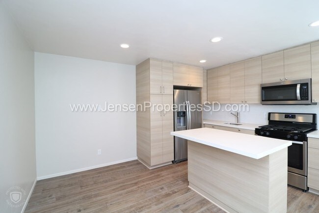 Building Photo - 3617 Ocean Front Walk