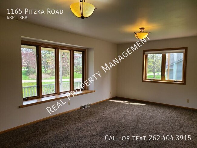 Foto del edificio - 1165 Pitzka Rd
