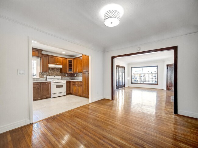 Foto del edificio - 243 N Berendo St