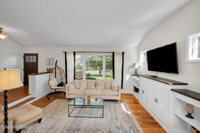 Building Photo - 55 S Lake Dr