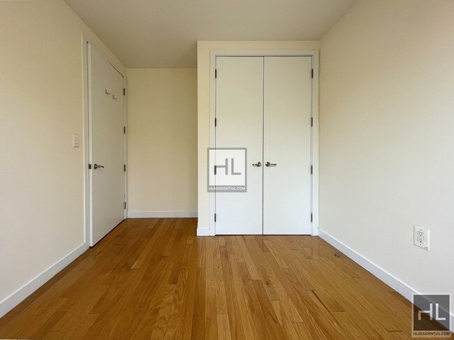 Foto del edificio - E. Williamsburg Affordable Full-Amenity Bl...