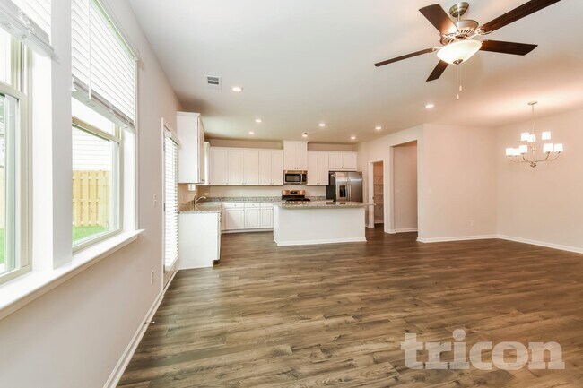 Building Photo - 151 Chapelcrest Ln