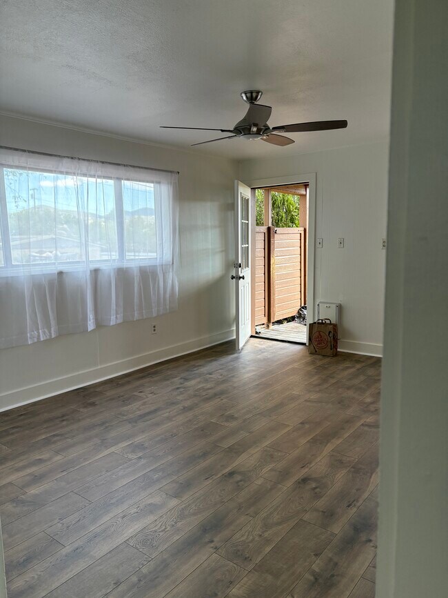 Foto del edificio - 576 Campbell St
