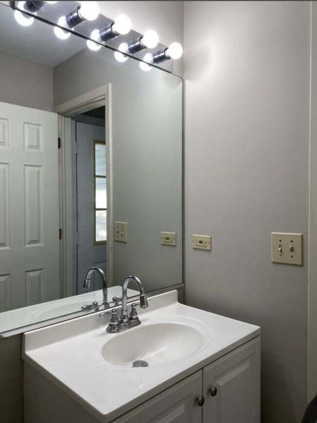 Foto del edificio - 1128 E Cambria Ln S