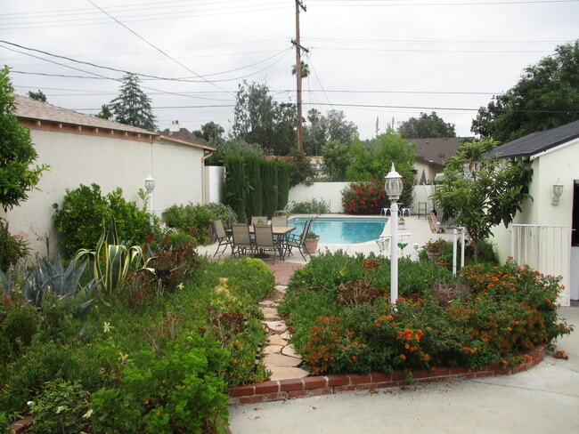 Building Photo - 1332 Winchester Ave