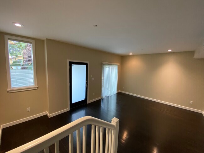 Puerta de entrada al interior - 1804 10th St