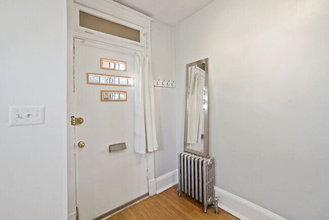 Foto del edificio - Available Now!  // 3bedroom 2.5 bathroom C...